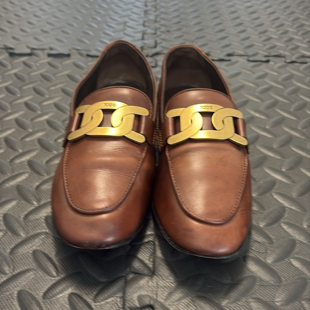Tod's Women’s Leather Loafers with Gold Chain size 36.5 - Picture 5 of 11